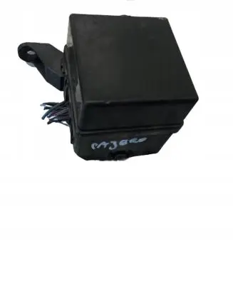 Mitsubishi Pajero Relay mounting block MR482591
