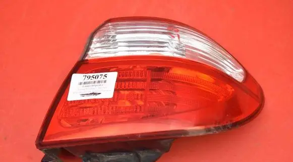 Nissan Maxima Rear/tail lights 4851A