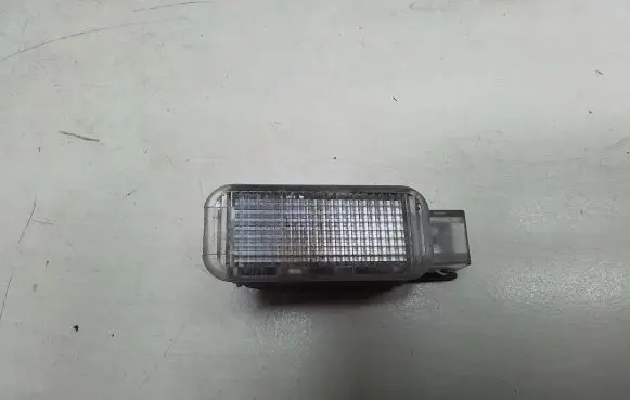 Audi A4 S4 B6 8E 8H Front door interior light 3B0917415B