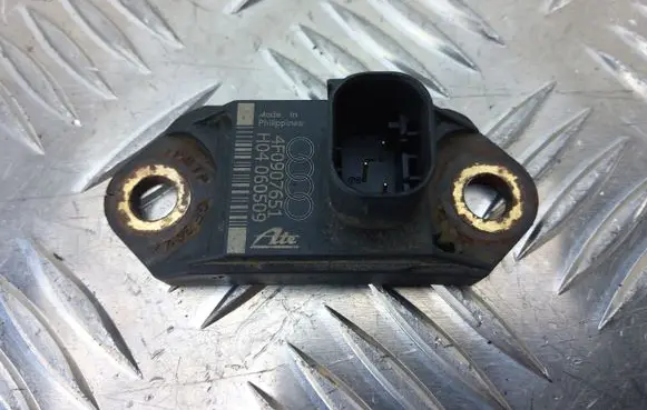 Audi A5 8T 8F Airbag deployment crash/impact sensor 4F0907651 H04060509