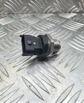 Opel Vivaro Fuel pressure sensor 0281006726 H8200897892