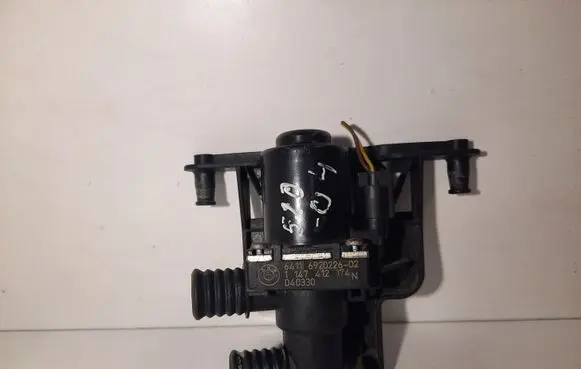 BMW 5 E60 E61 Coolant heater control valve 1147412174N