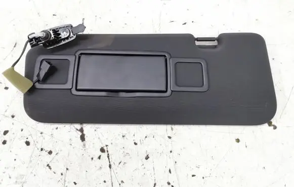 Alfa Romeo Tonale Sun visor