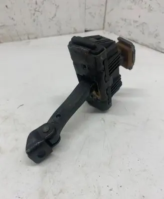 BMW 3 E90 E91 Front door check strap stopper 7176807