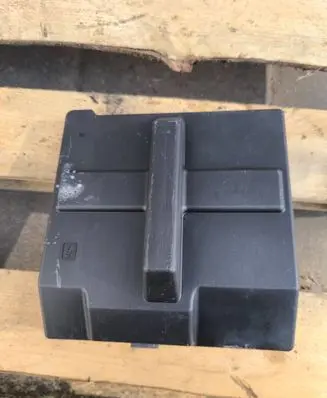 Opel Vivaro Fuse box cover 8200490003 93856636