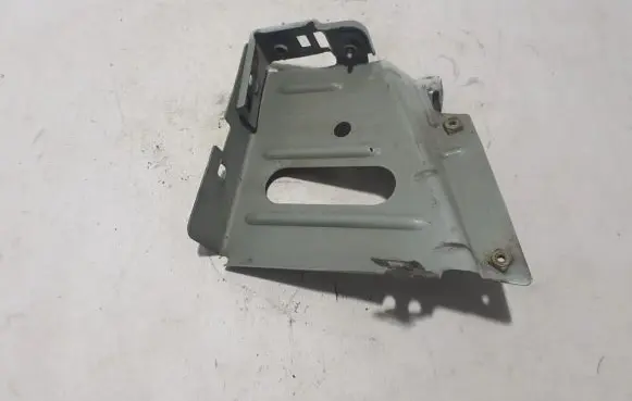 Renault Master III Fender mounting bracket 37490R