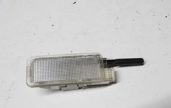 Peugeot 508 Boot/trunk interior light 