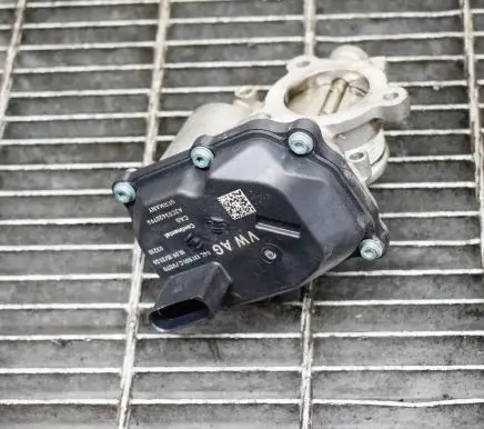 Volkswagen Golf VII EGR valve
