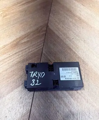 Mercedes-Benz E W211 Seat control module A2118203626 00007896A4 7896A4142139