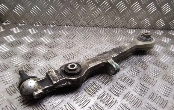 Volkswagen PASSAT B5.5 Front lower control arm/wishbone 4B0407155