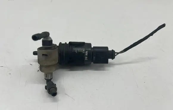 Porsche Macan (95B) Windscreen/windshield washer pump 1K6955651