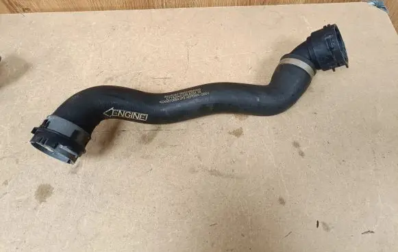 Mercedes-Benz GLC X253 C253 Engine coolant pipe/hose A2535019582