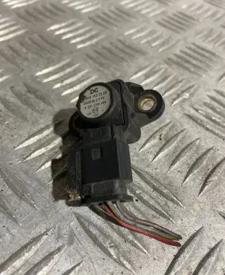Mercedes-Benz E W211 Air pressure sensor a0061531528