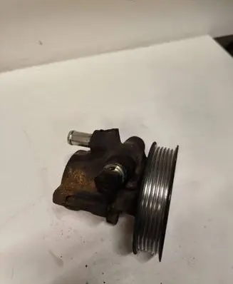 Volkswagen Golf IV Power steering pump