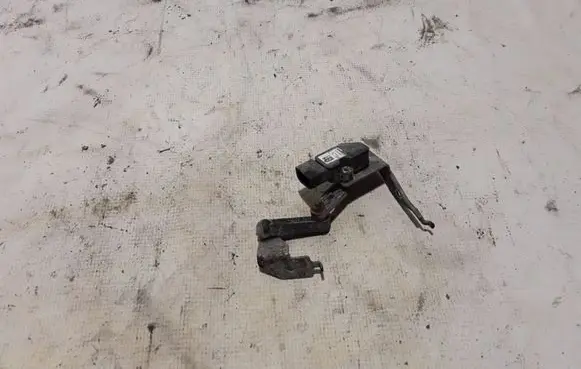 Rear air suspension level height sensor