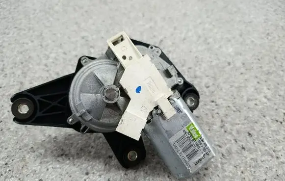 Renault Clio III Rear window wiper motor