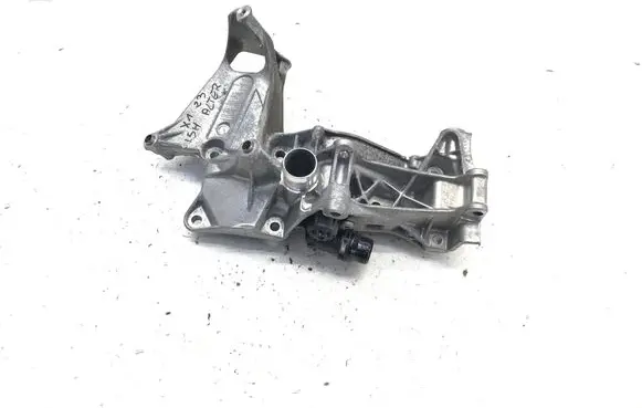 BMW X1 U11 Generator/alternator bracket 9845234