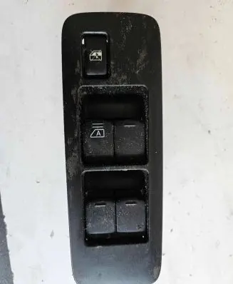 Nissan Qashqai Electric window control switch 25401JD00B