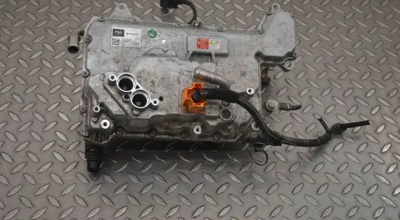 Voltage converter inverter