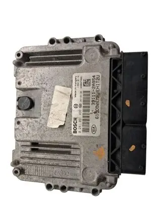 KIA Ceed Engine control unit/module 391112A954 0281031496 1039S73881