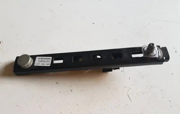 Opel Movano B Seat belt adjustment motor 878240009R 3361389
