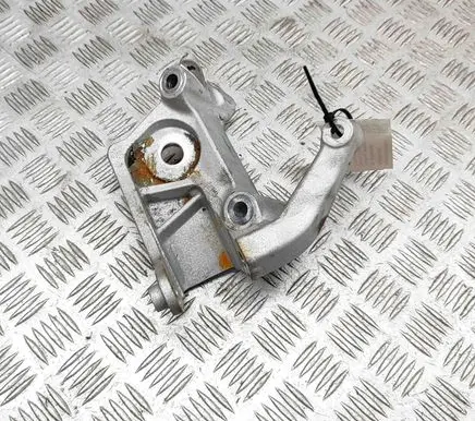 Volvo XC90 Engine mounting bracket 31480551