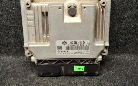Volkswagen Touran I Engine control unit/module 03G906021RK 03G906021AB 0281014138