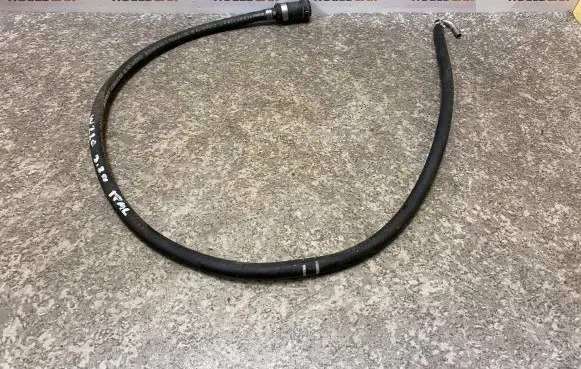 Mercedes-Benz S W220 Engine coolant pipe/hose A2208321294