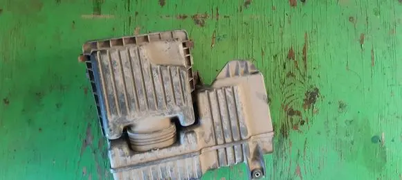 Honda CR-V Air filter box