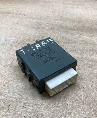 Toyota Yaris Verso Door central lock control unit/module 8598052031 0515003570