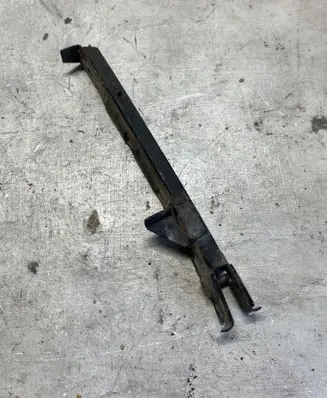 Mercedes-Benz E W211 Front bumper mounting bracket A2118801114