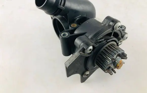 Volkswagen Tiguan Water pump 06H103226AT