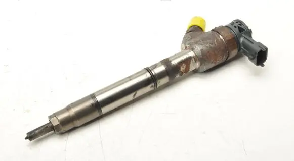 KIA Sportage Fuel injector 338002A610