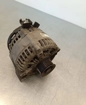 BMW X3 F25 Generator/alternator 7640132 06R03 1042106721