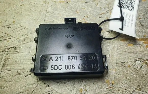 Mercedes-Benz CLS C219 Rain sensor A2118705426