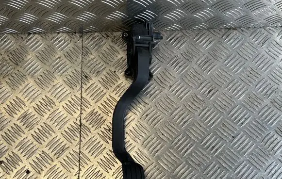 Peugeot 308 Accelerator throttle pedal 9674829580 3300625 86ET38