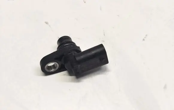 Mercedes-Benz C AMG W205 Camshaft position sensor A2709050400 0232103125