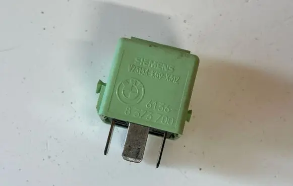 BMW 3 E46 Other relay 8373700