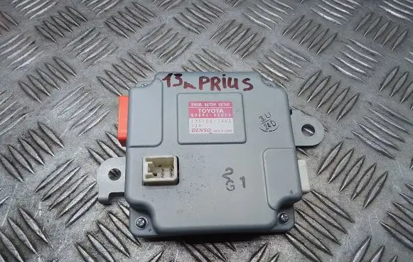 Toyota Prius (XW30) Battery control module 8989252011 1751007462
