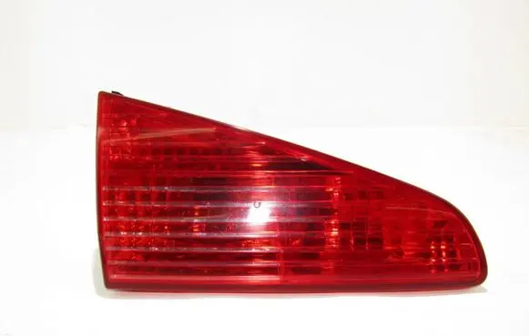 Peugeot 607 Tailgate rear/tail lights kodo