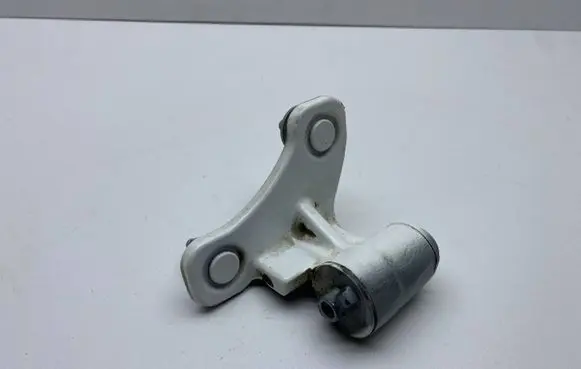 Mercedes-Benz E W212 Front door lower hinge 