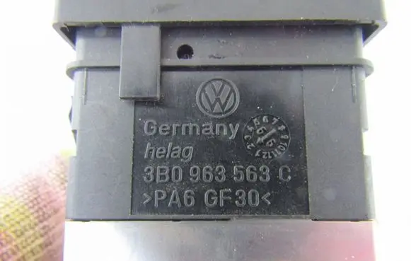 Volkswagen PASSAT B5 Seat heating switch 3B0963563C