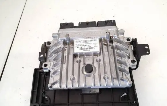 Citroen C5 Engine control unit/module 9666000180