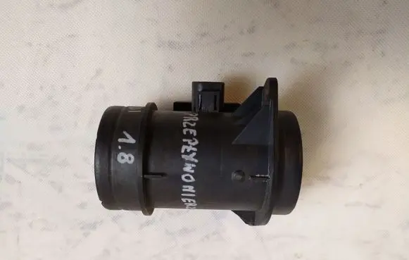 Audi A4 S4 B5 8D Mass air flow meter 718221510