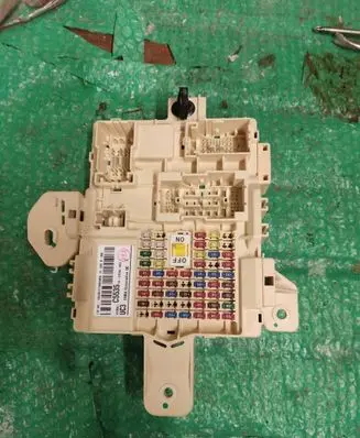 KIA Sorento Fuse module 91950-C5535 1317C04062 053551112050058