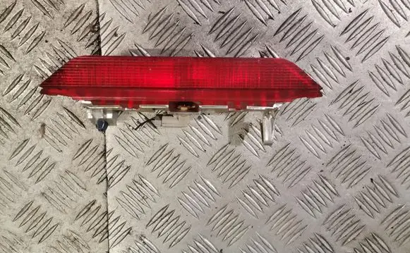 Toyota Yaris Third/center stoplight 52008