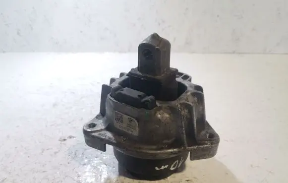 BMW 5 F10 F11 Engine mount bracket 68623513