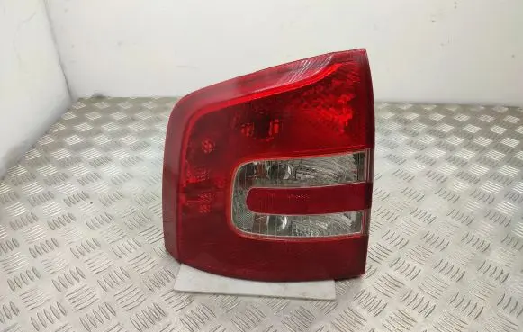 Skoda Octavia Mk2 (1Z) Rear/tail lights 1Z9945257