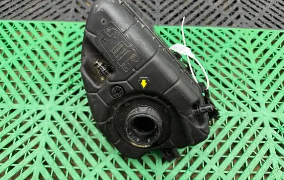 BMW 7 G11 G12 Coolant expansion tank/reservoir 9487210