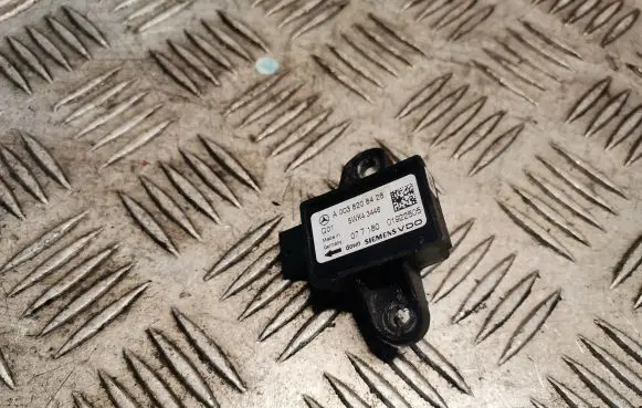 Mercedes-Benz ML W164 Airbag deployment crash/impact sensor 0038208426